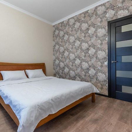 Flatrent Drahomanova 2A Lejlighed Kiev Eksteriør billede