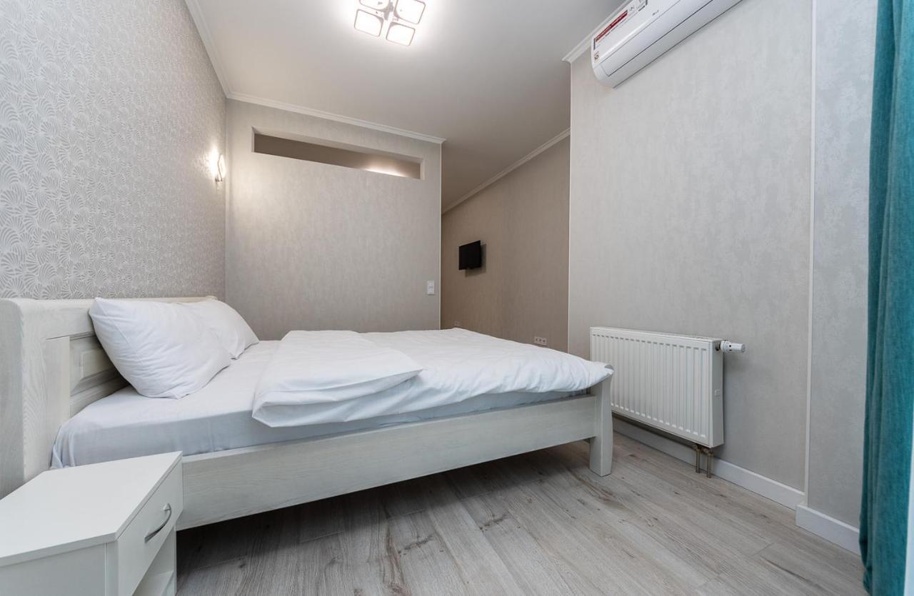 Flatrent Drahomanova 2A Lejlighed Kiev Eksteriør billede