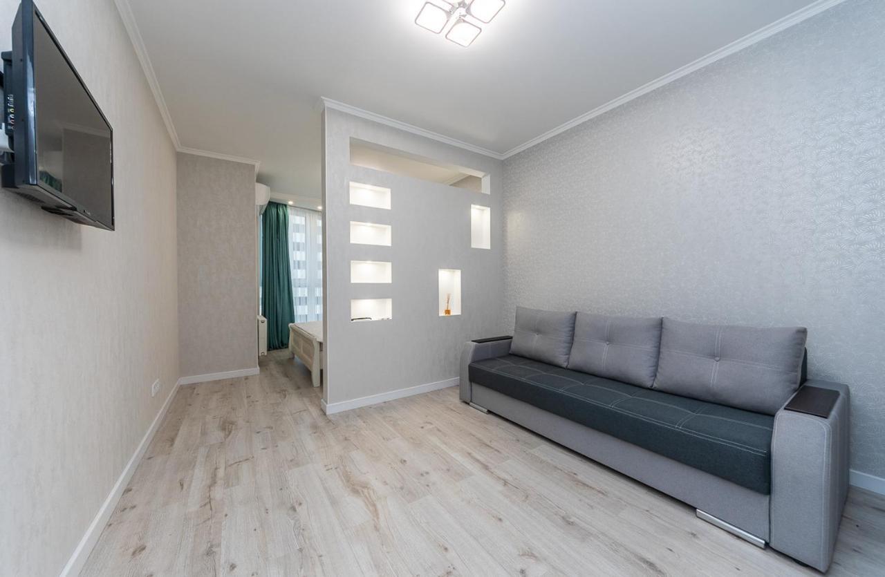 Flatrent Drahomanova 2A Lejlighed Kiev Eksteriør billede