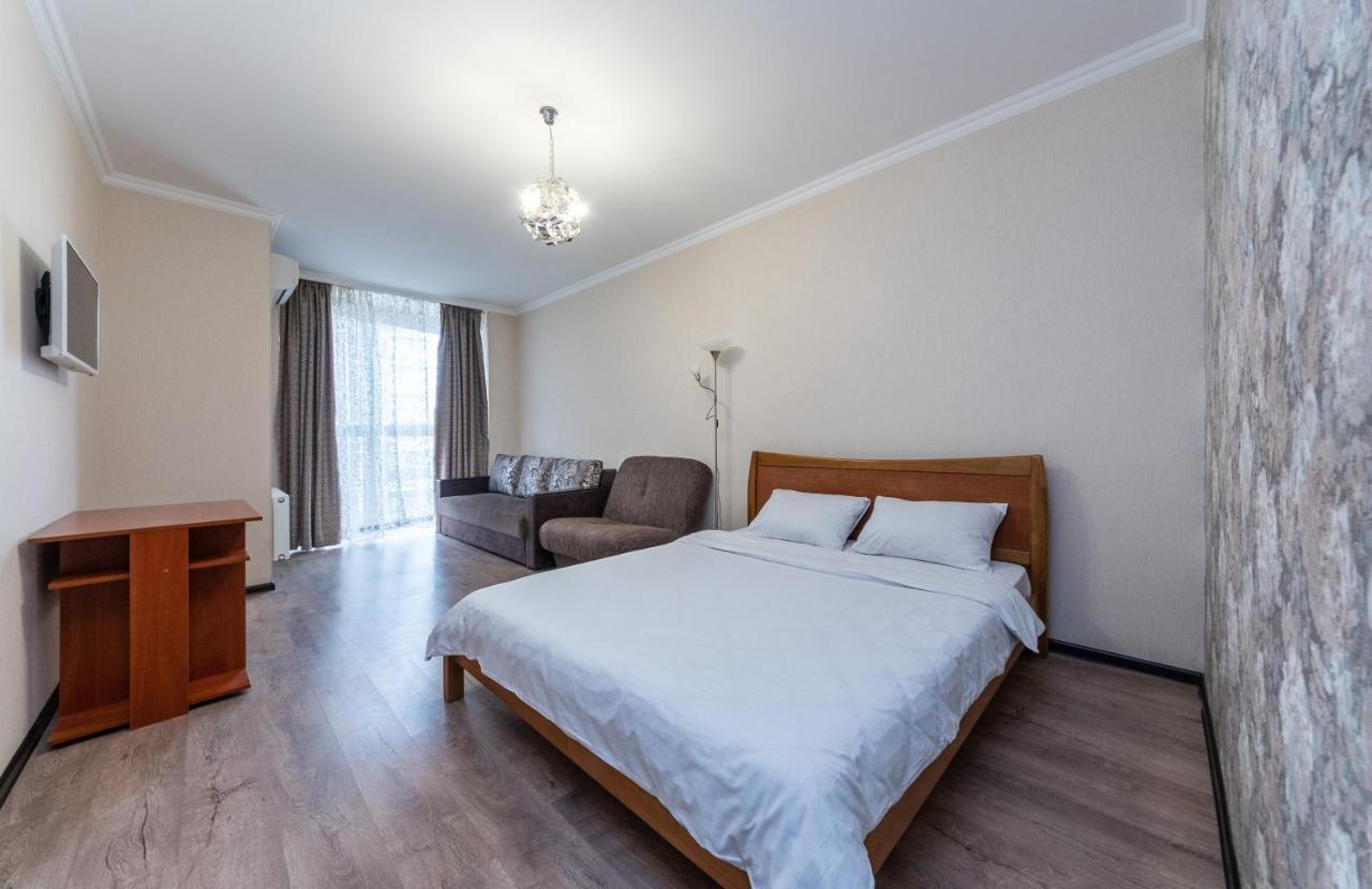 Flatrent Drahomanova 2A Lejlighed Kiev Eksteriør billede